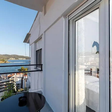 Apart Otel Mikelanna Aegean Skyline 3*