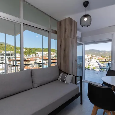 Mikelanna Aegean Skyline Aparthotel