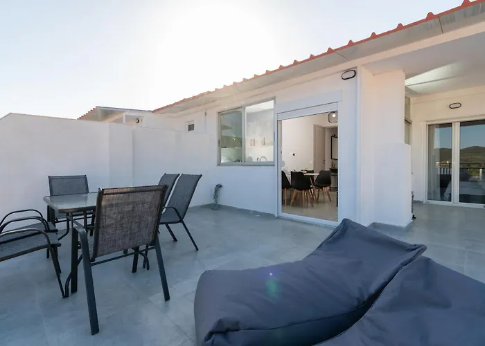 Mikelanna Aegean Skyline 3* נאוס מרמרס