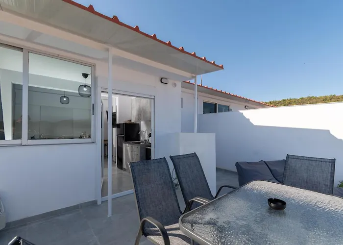 Mikelanna Aegean Skyline 3* נאוס מרמרס